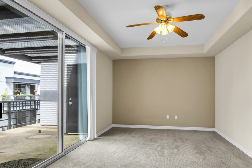 Building Photo - 629 Traction Ave