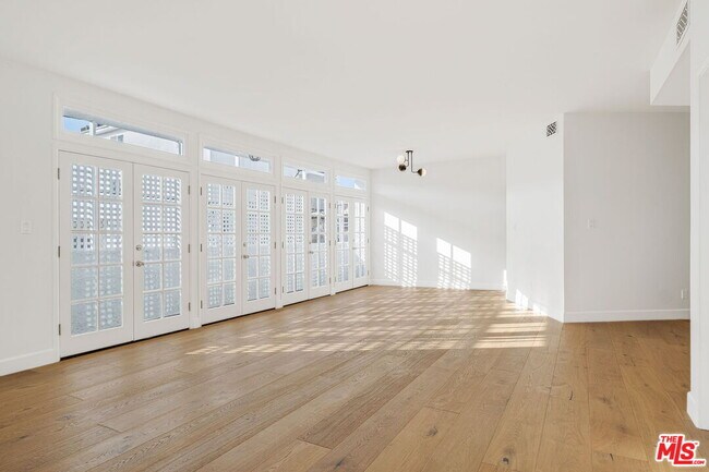 Building Photo - 11845 Mayfield Ave