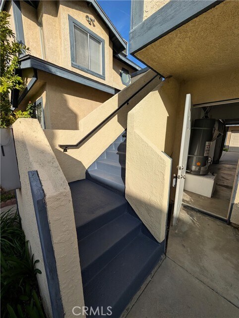 Building Photo - 527 E Colorado Blvd