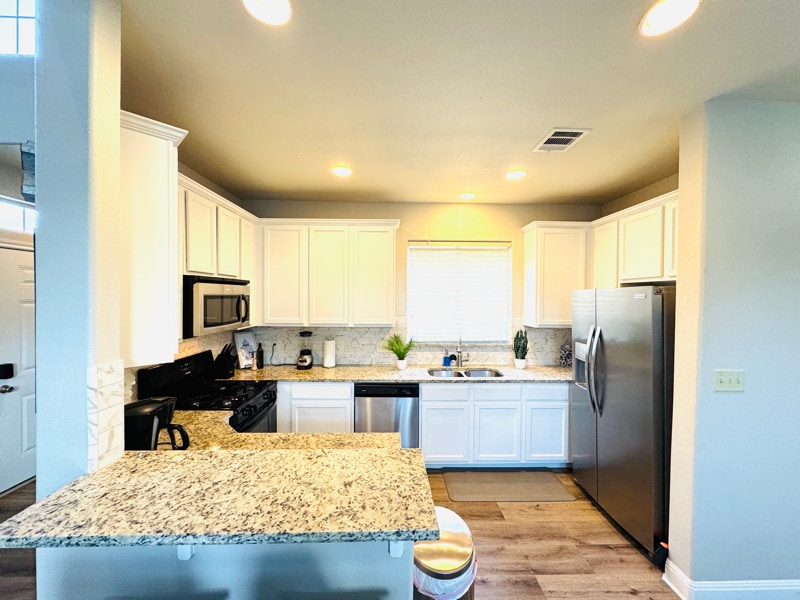 Building Photo - 2801 Goodwin Ave