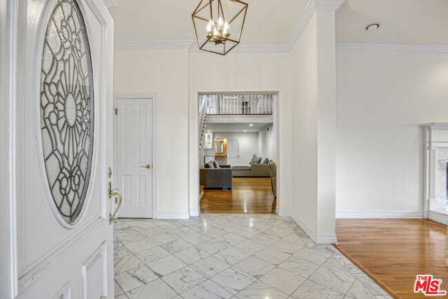 Building Photo - 3690 Crownridge Dr