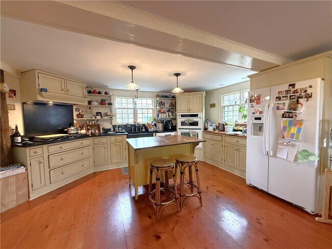 Building Photo - 2678 E Main Rd