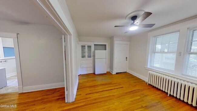 Building Photo - 568 Park Ave