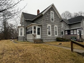 Building Photo - Spacious 3-Bedroom Single-Family Home-Near Hospital- Jackson, MI