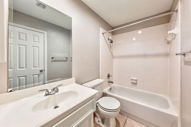 Building Photo - 1247 W 17th St