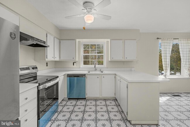 Building Photo - 10738 Bridlerein Terrace
