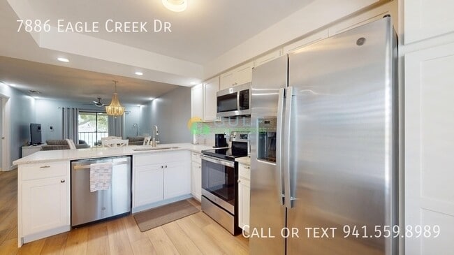 Building Photo - 7886 Eagle Creek Dr