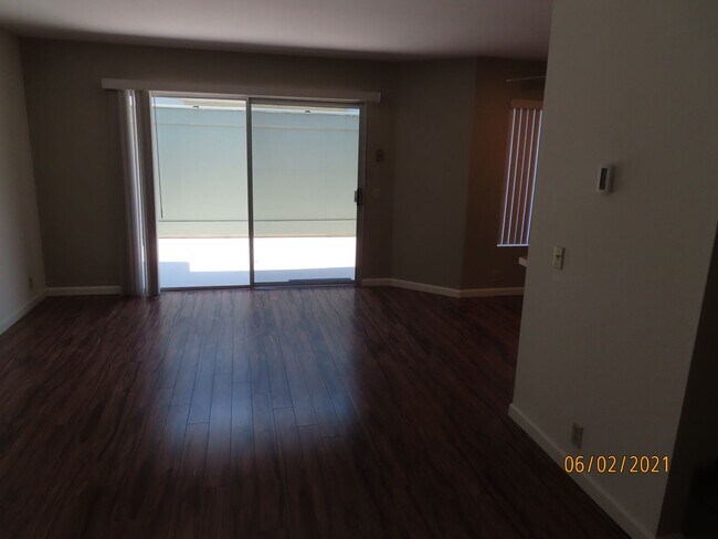Building Photo - Two Bedroom Townhome in Linda Visa