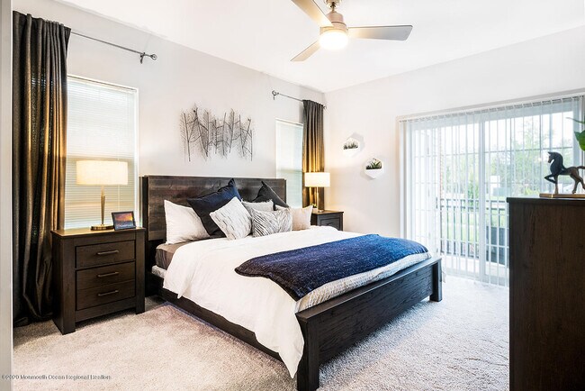 Building Photo - 427 Stallion Cir W