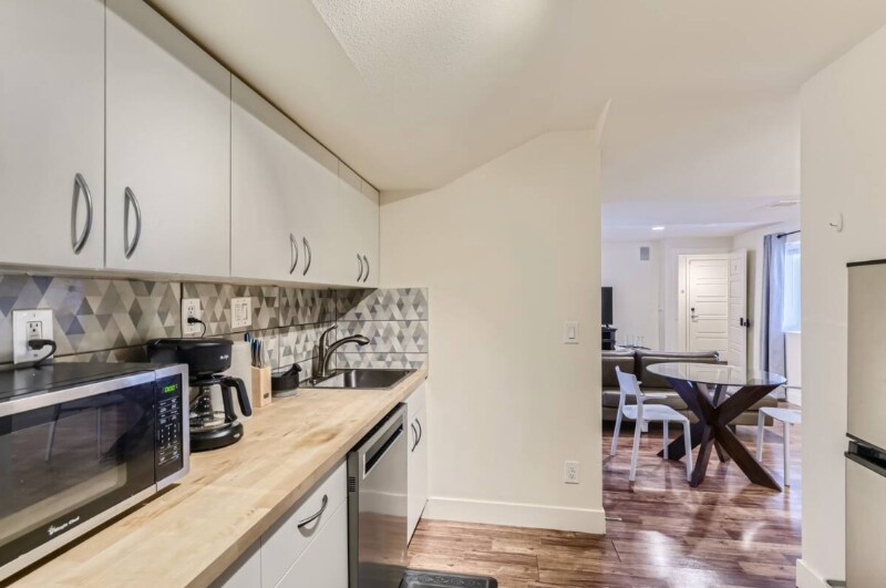 Building Photo - 9821 Dunning Cir