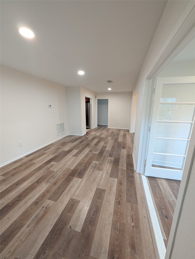 Building Photo - 4110 Ella Blvd