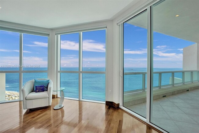 Building Photo - 101 S Fort Lauderdale Beach Blvd