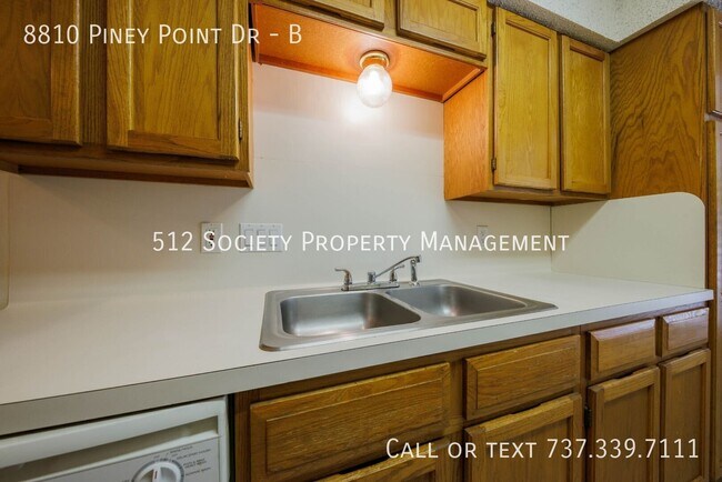 Building Photo - 8810 Piney Point Dr
