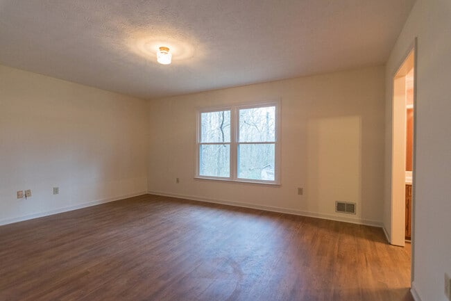 Building Photo - 1060 Windbrooke Ct