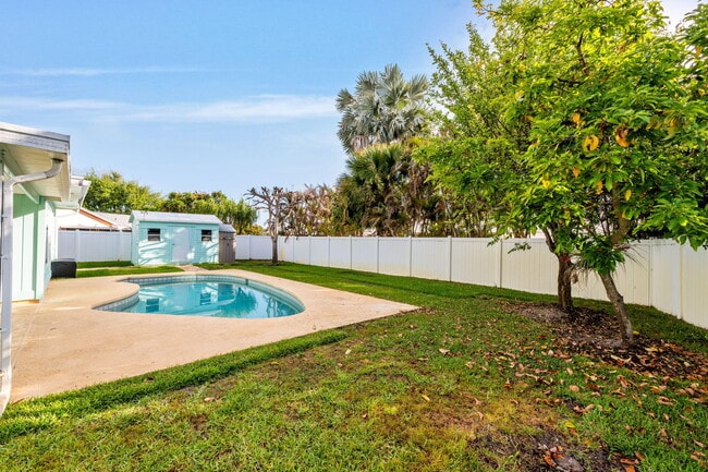 Building Photo - 8675 SW Keathley Ct