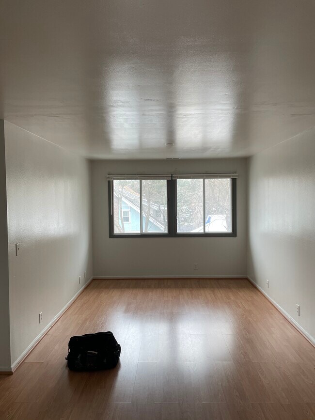 Building Photo - 3828 Jones St