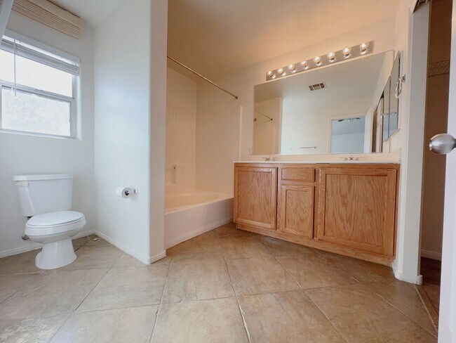 Building Photo - 3 Bed 2.5 Bath Single House near Rainbow 215