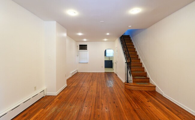 Building Photo - 2127 S Beechwood St