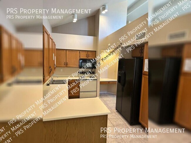 Building Photo - 2363 W Comstock Dr