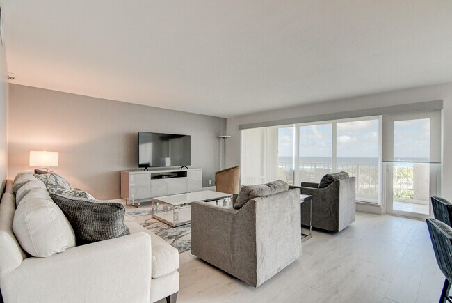 Building Photo - 4301 N Ocean Blvd