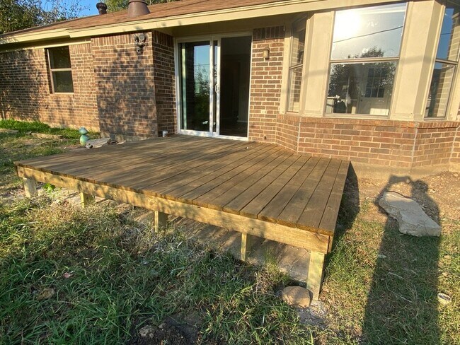 Building Photo - 5824 Storm Dr