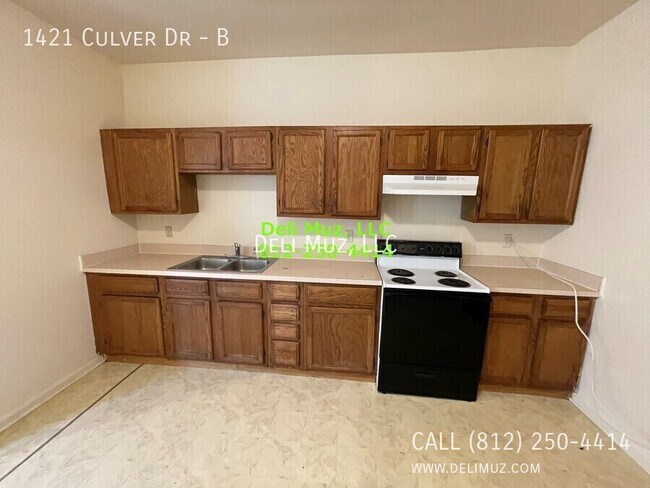 Building Photo - 1421 Culver Dr