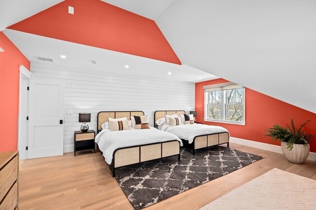 Building Photo - 67 Border St