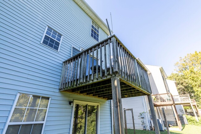 Building Photo - 418 Riverside Ave
