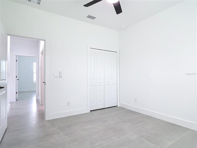 Building Photo - 2054 Kendis St