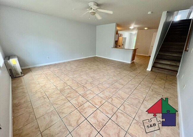 Building Photo - Gorgeous Pet Friendly Milton 3 Bedroom - Attached Garage and Patio!