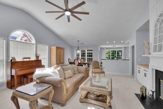 Building Photo - 6760 Waveland Dr