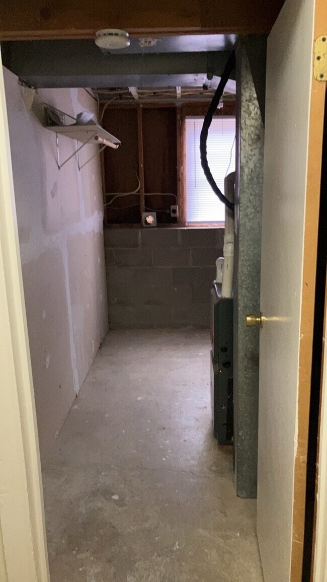 Building Photo - 105 Woodard Dr