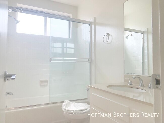 Building Photo - 1822 Colby Ave