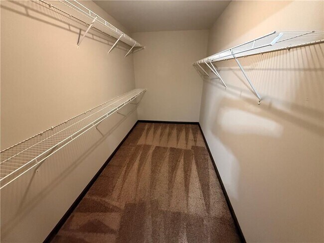 Building Photo - 1095 Township Cir