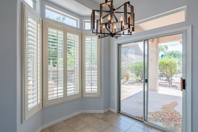 Building Photo - Gated Community!