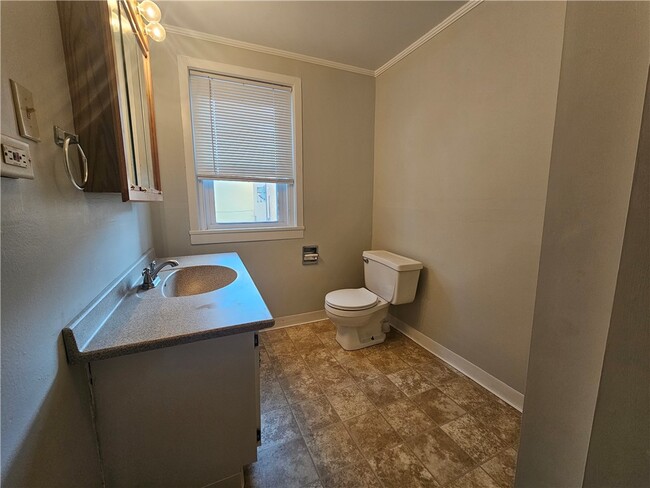Building Photo - 4069 Ridge Rd