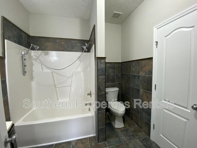 Building Photo - 109 Canyon Ct