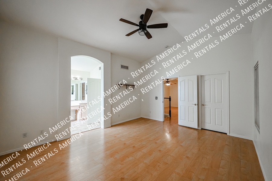 Building Photo - 5839 W Beryl Ave