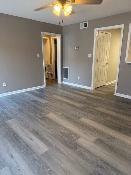 Living room - 101 Davis St