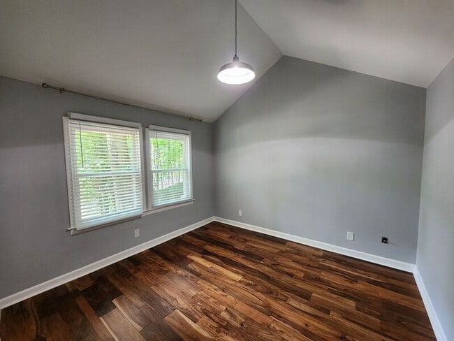 Building Photo - 7055 Riverside Dr