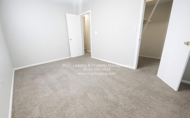 Building Photo - 1 Bedroom apartment in Olathe, KS