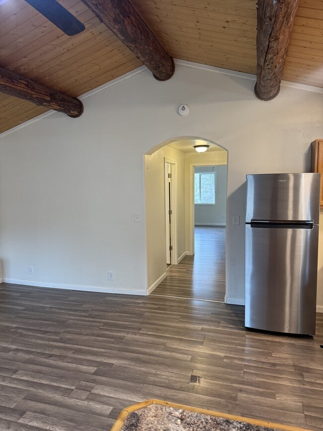 Building Photo - 2377 Edsson Ave