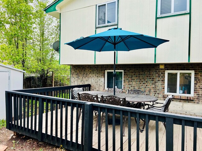 Building Photo - 7012 Ingalls St