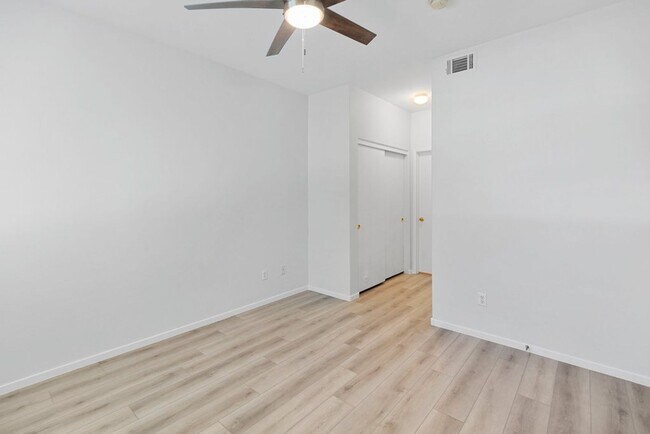 Building Photo - *VERY NICE CONDO IN GATED COMMUNITY !