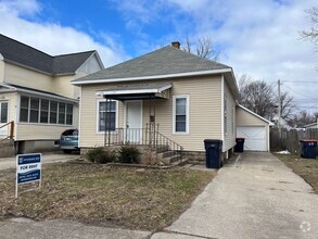 Building Photo - Lovely 3 Bedroom Southside Holland