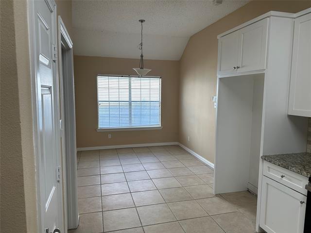 Building Photo - 722 Rolling Hills Dr