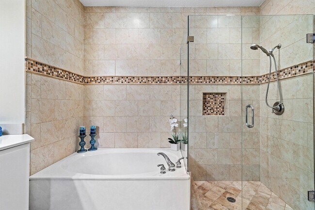 Building Photo - 7690 Hummingbird Ct