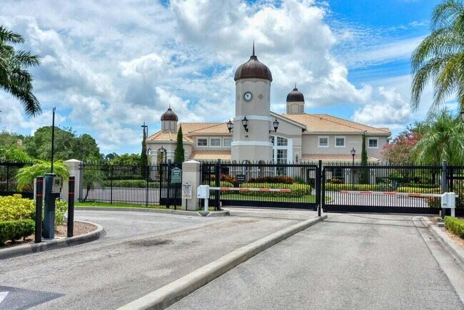 Building Photo - 110 SW Peacock Blvd