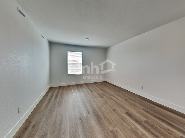 Building Photo - 11178 Magallanes St