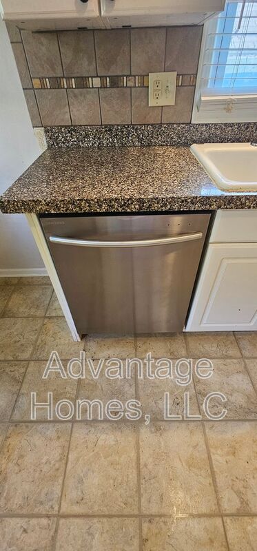 Building Photo - 4504 Terrace St